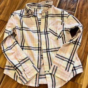 Girl’s pink plaid flannel button up. Members mark brand. Size 6/6x